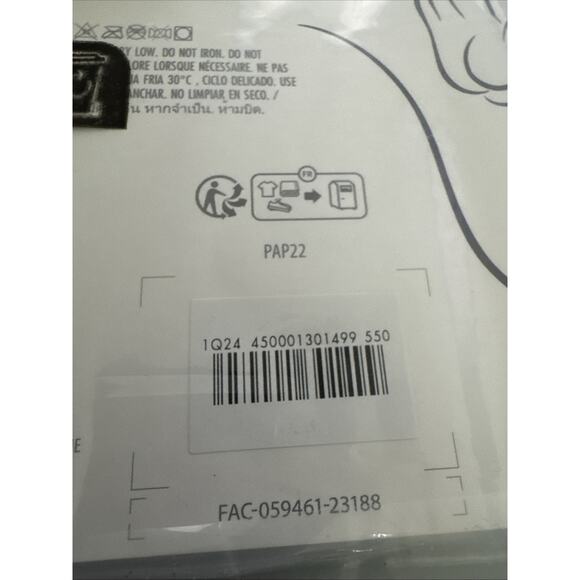 Disney Baby Infant Gift Set - Sweater - Unisex - NWT - 18-24mos - Picture 4 of 5